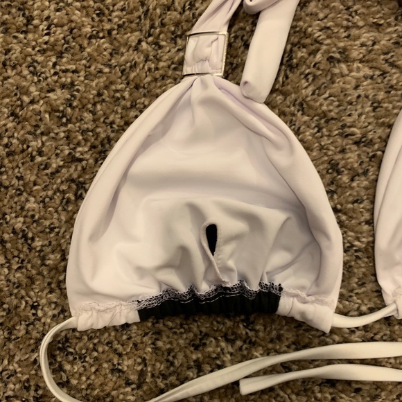 Bikini - Picture 3 of 3